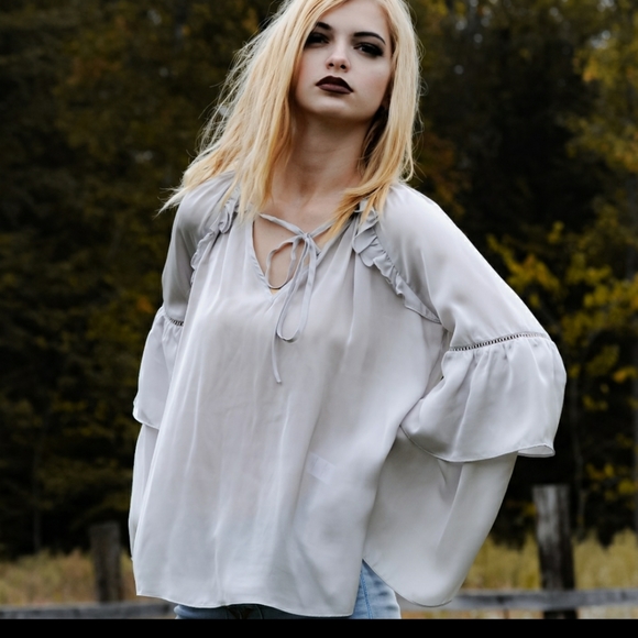 1 M left New boutique satin peasant top - Picture 5 of 11